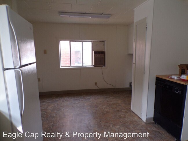 Building Photo - 3 br, 1.5 bath House - 164 E Delta