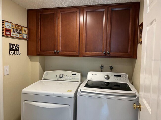 Building Photo - 2532 Stony Brook Ln