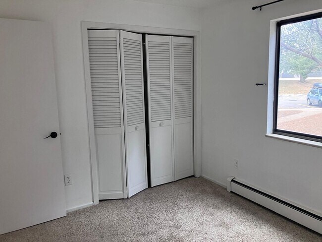 Building Photo - Fabulous 2 Bedroom 2 Bathroom Condo in Boulder!