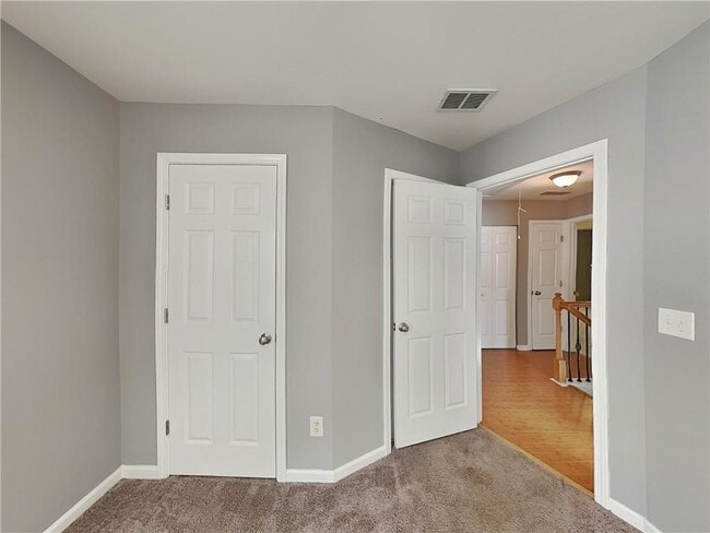 Building Photo - 3258 Welmingham Dr SW