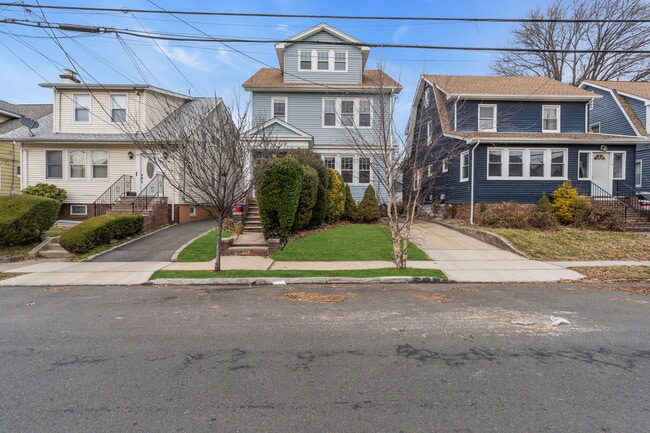 Building Photo - 181 Jacoby Street