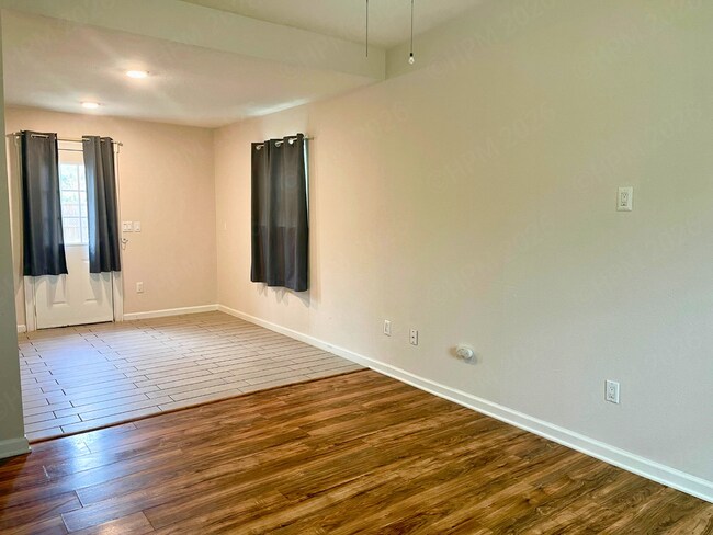 Building Photo - Charming 2 Bedroom Home Near Historic Landmarks in San Antonio