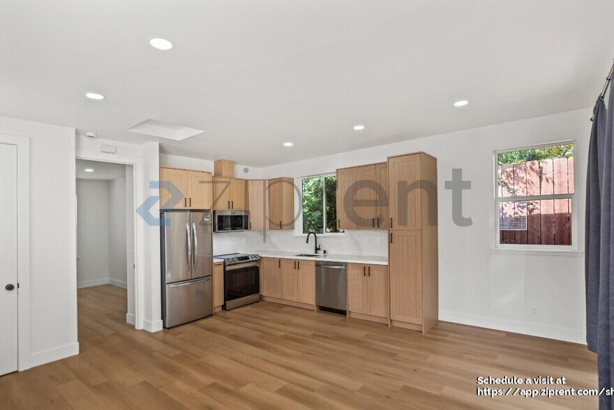 Building Photo - 3829 Buell St