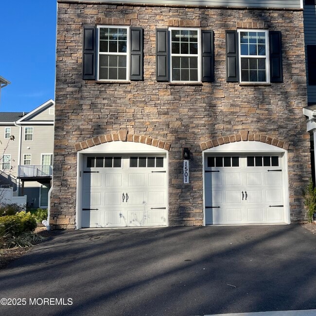 Building Photo - 1501 Arose Ln