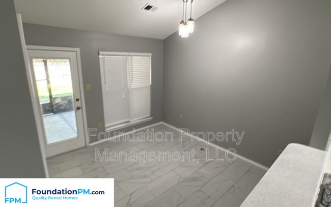 Building Photo - 7586 Iris Dr