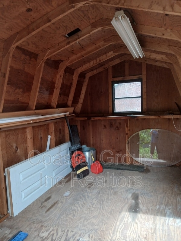 Building Photo - 1209 Willow Ave