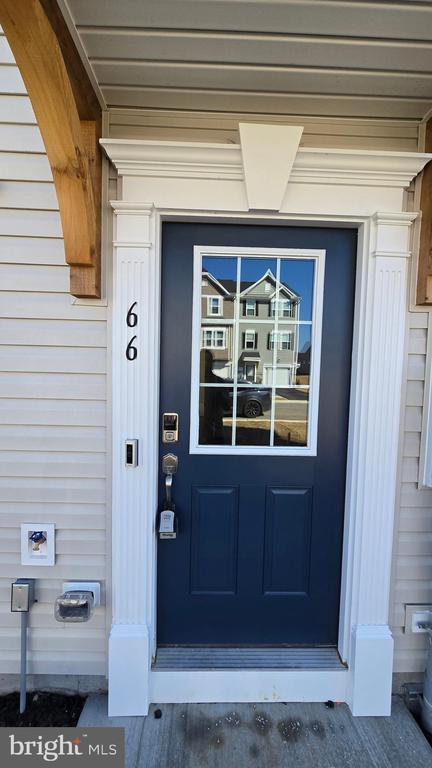 Building Photo - 66 Trotting Rd