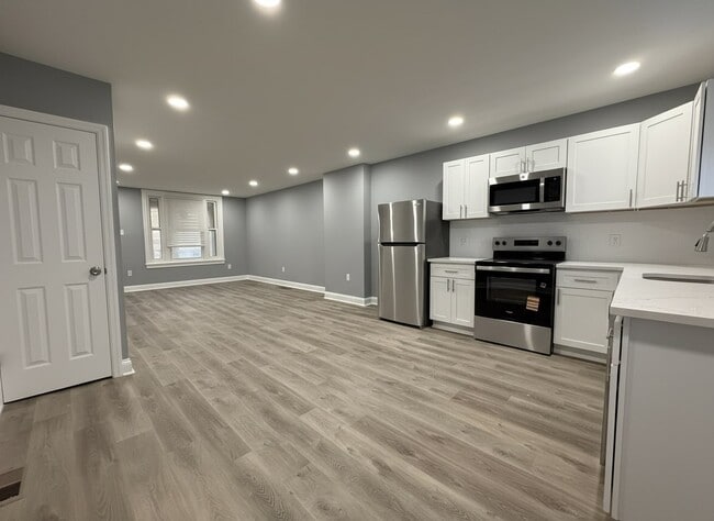 Building Photo - 1010 S Ithan St