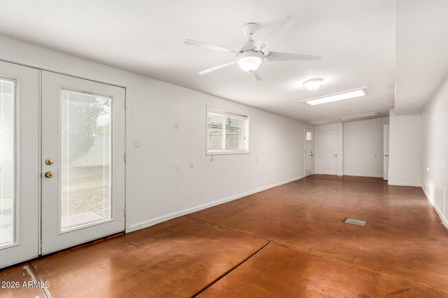 Building Photo - 7340 N 7th Ave