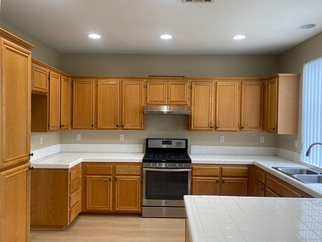 Building Photo - 32552 Sunnyvail Cir