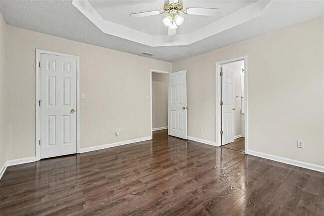 Building Photo - 4824 Buchli Ln