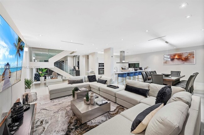 Building Photo - 850 Washington St