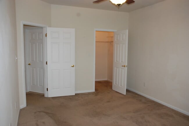 Building Photo - Well Maintained Townhome in Colonial Heritage in Williamsburg