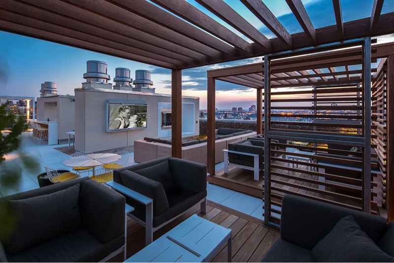 Building Photo - 227 W 77th St