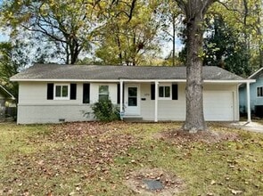 Building Photo - Newly Renovated 3 Bedroom House North Jack...