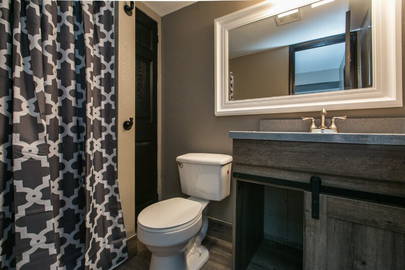 Building Photo - 567 Loras Blvd