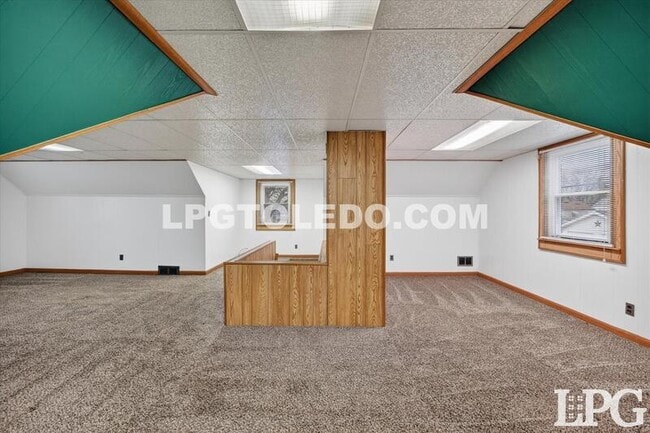 Building Photo - 667 Caswell Ave