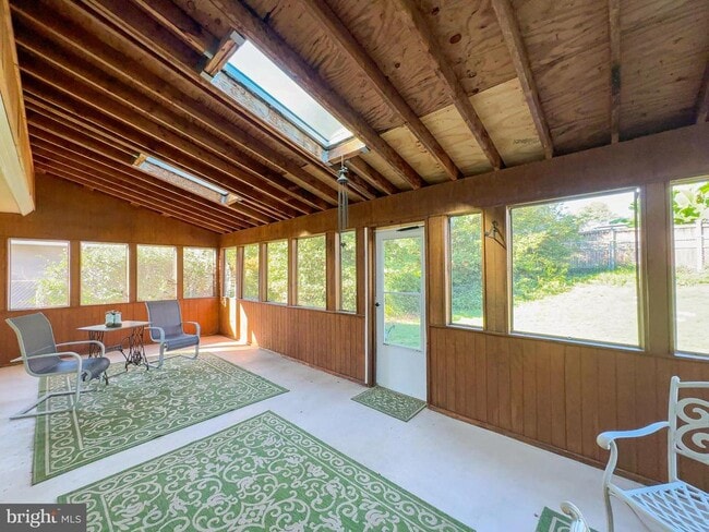 Building Photo - 3418 Medina Ln