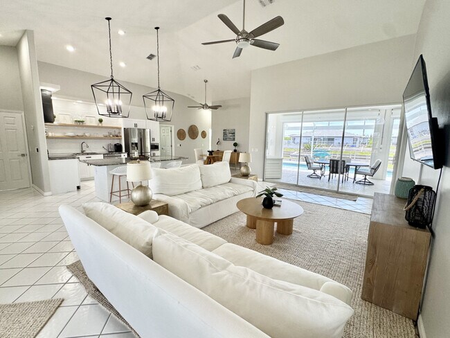 Primary Photo - 236 SW 47th St