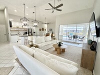 Building Photo - 236 SW 47th St