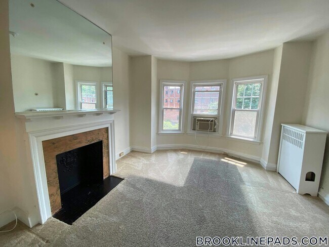 Building Photo - 1223 Beacon St