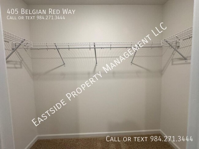 Building Photo - 405 Belgian Red Wy