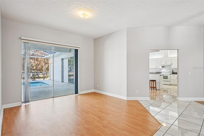 Building Photo - 918 Academy Dr