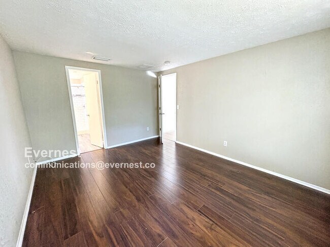 Building Photo - 16005 Ranchita Ct