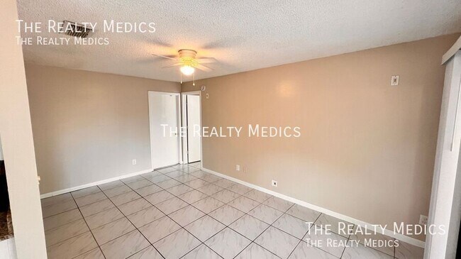 Building Photo - 10207 Comfort Cir