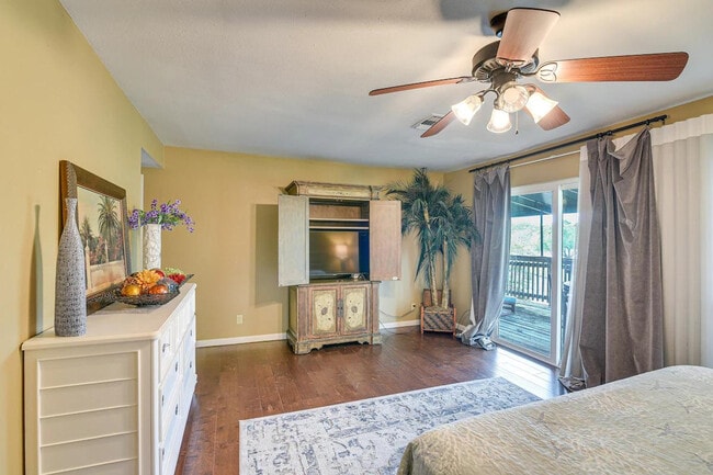 Building Photo - 18654 Martinique Dr