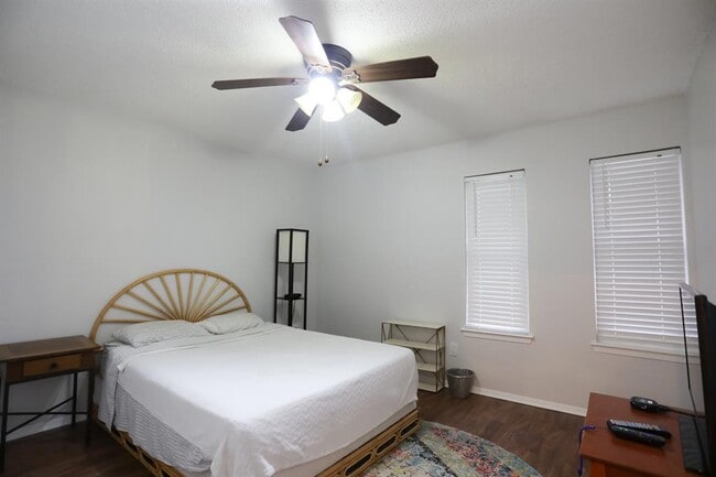 Building Photo - 12315 Wycliff Ln