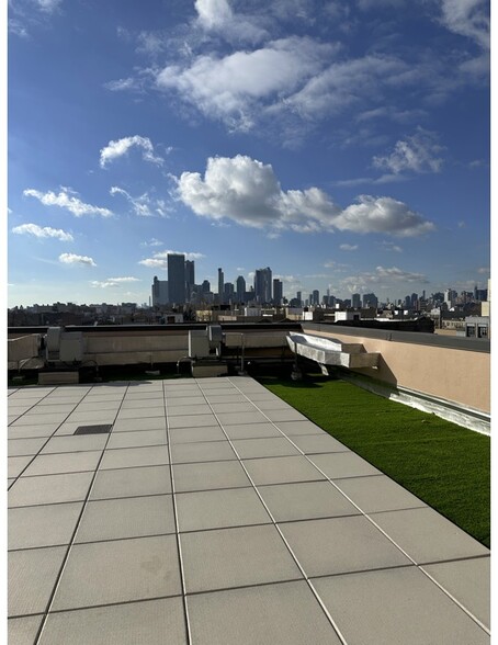 PRIVATE TERRACE - 3104 31st Ave