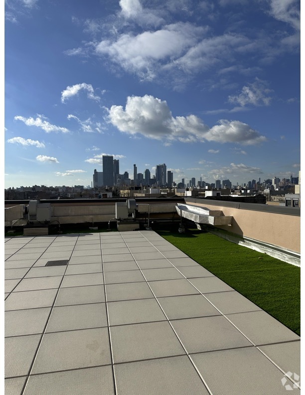 PRIVATE TERRACE - 3104 31st Ave