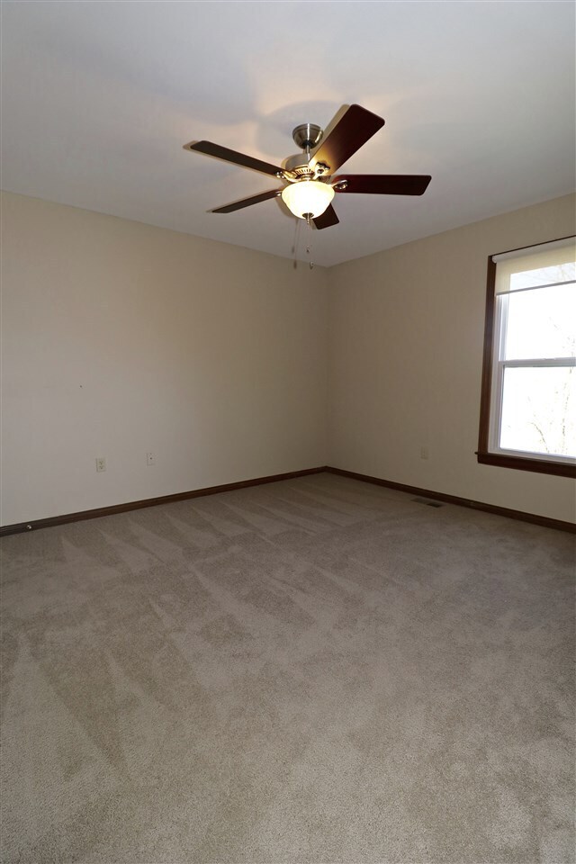 Building Photo - 632 Frogtown Rd