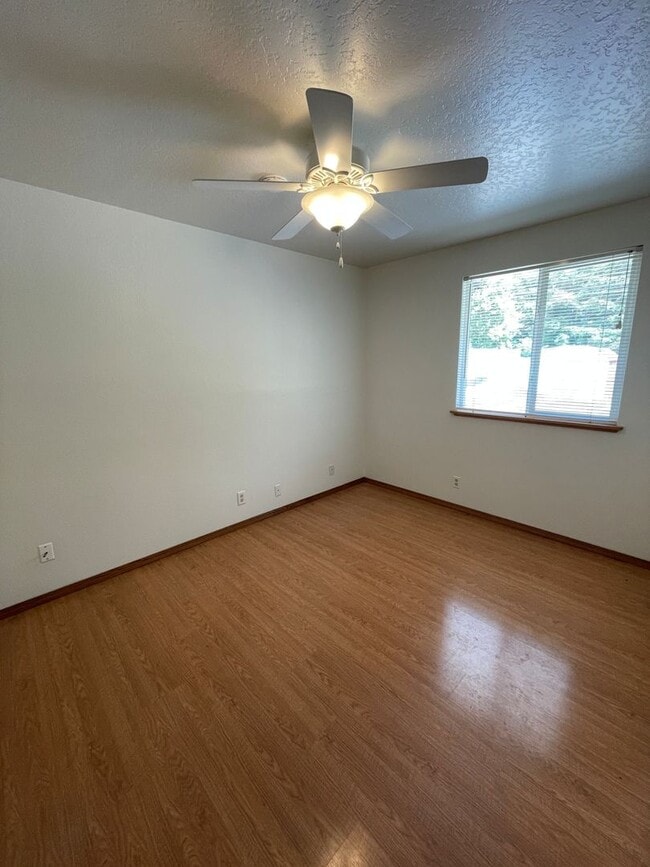 Building Photo - Charming 3-Bedroom Home in Desirable Cutte...