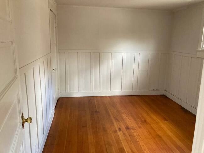 BEDROOM - 4427 Clayton Ave