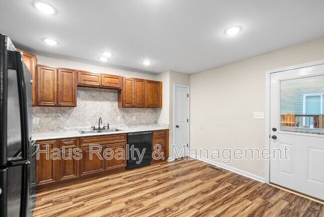 Building Photo - 1709 Evans Rd