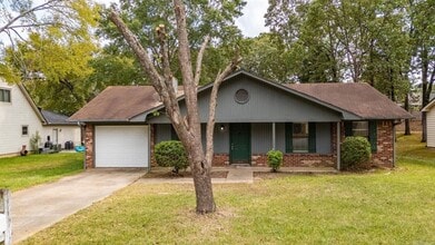 Building Photo - 19 Oak Forest Dr