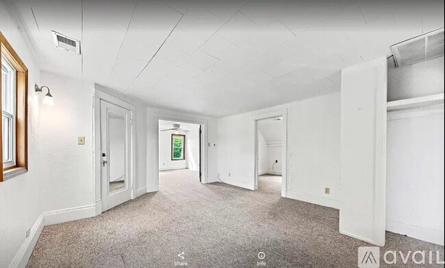 Building Photo - 115 W Barker Ave