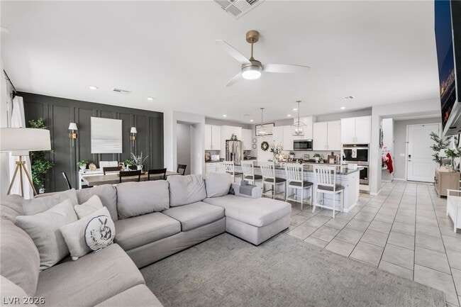 Building Photo - 7438 Ardenno St