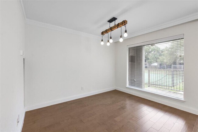 Building Photo - 195 World of Tennis Sq