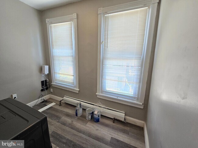 Building Photo - 1315 N 60th St