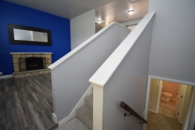 Building Photo - Comfortable Kearns 4-Bed Home with Spacious layout & Private Yard