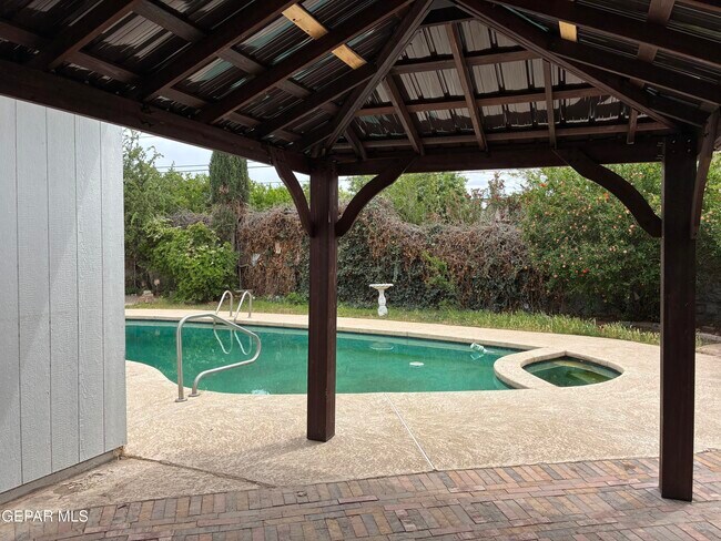 Building Photo - 8316 W H Burges Dr