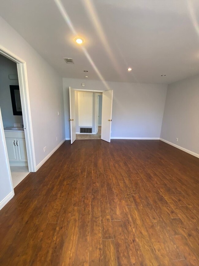 Building Photo - Harbor City- Single Family Home