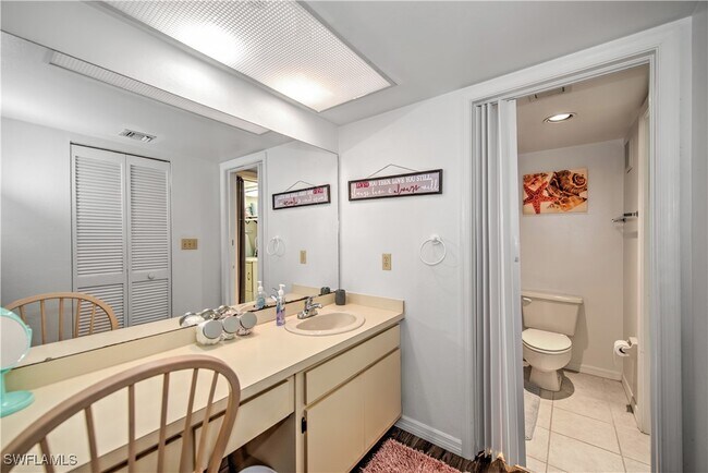 Building Photo - 15410 River Vista Dr