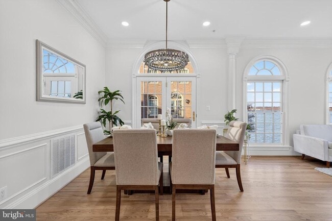 Building Photo - 700 Kahn Pl