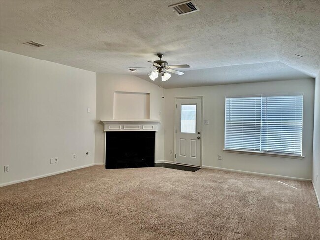 Building Photo - 30415 Deleon Fields Dr