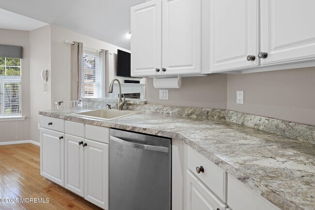 Building Photo - 148 Mizzen Ave