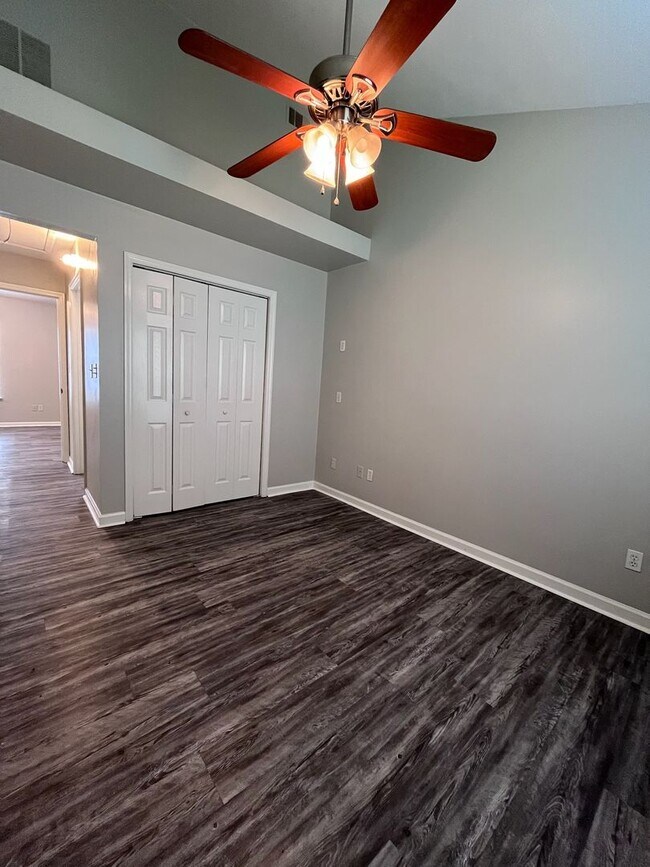 Building Photo - 1707 S Calhoun St